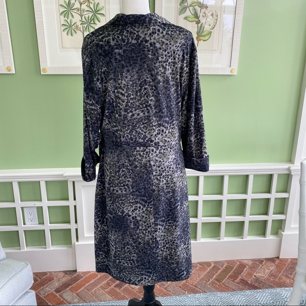 Printed Contour Wrap Dress by Tessuto - Picture 4 of 4